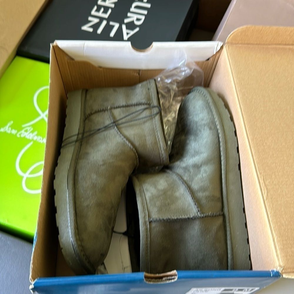 ARIZONA JEAN CO WINTER BOOTS - Picture 2 of 5